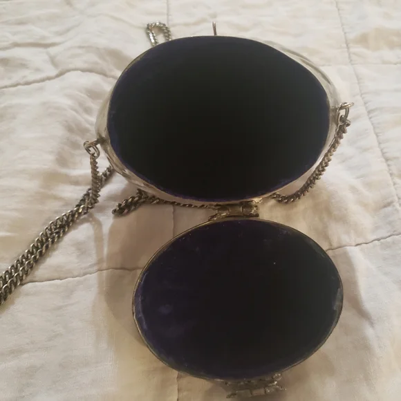 Vintage/antique 1920s Art deco clam shell purse - Picture 5 of 8